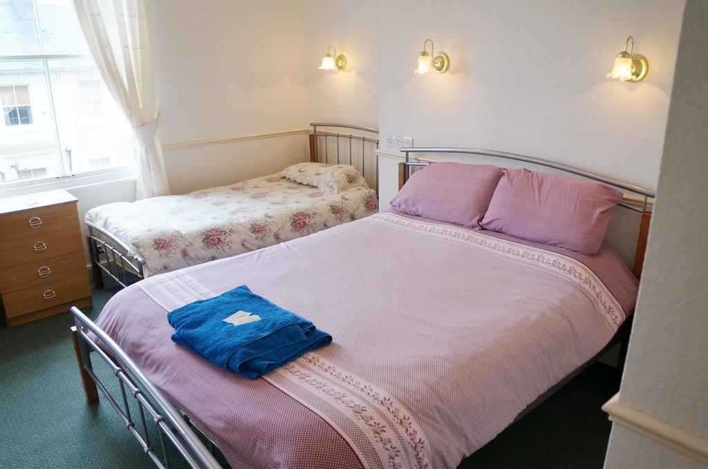 The Captain Guesthouse Scarborough Room photo
